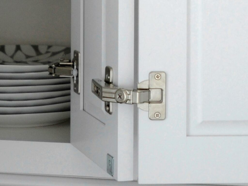 What is cabinet hinges?