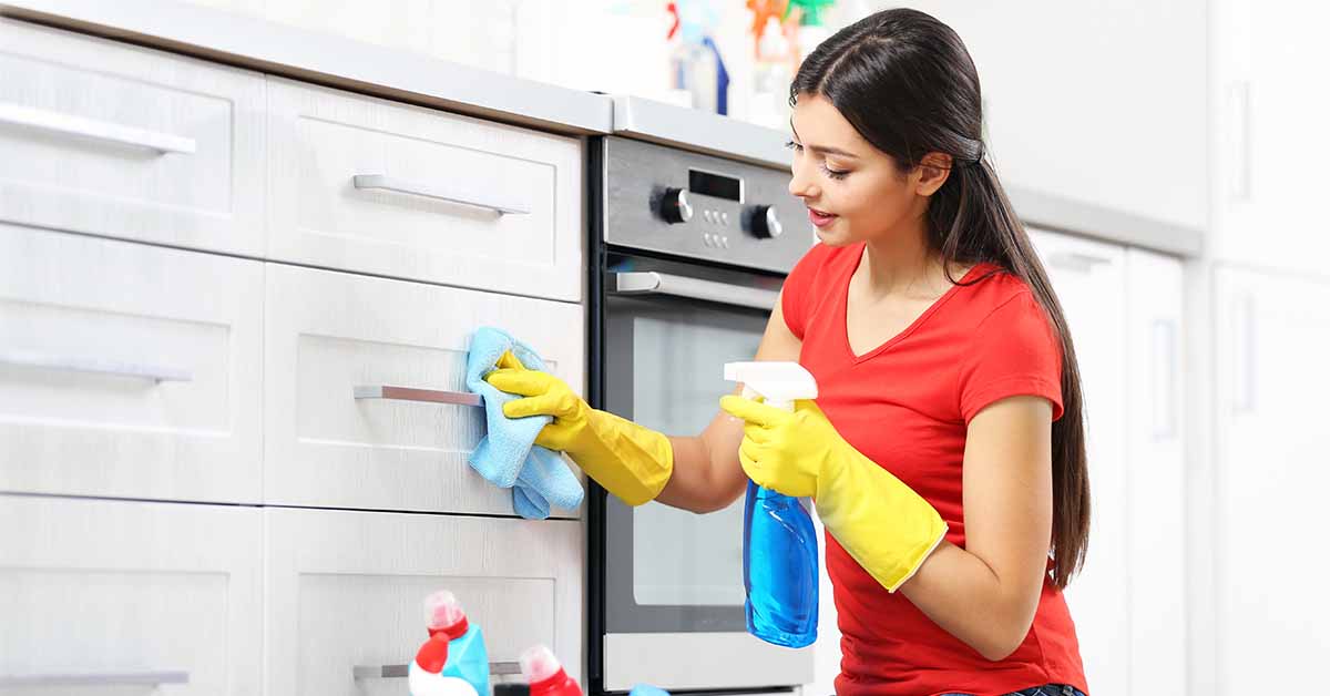 how to clean laminate cabinets