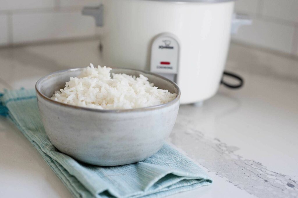 What is an electric rice cooker?